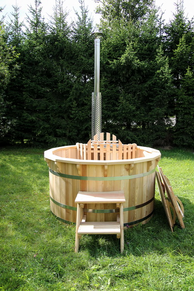 Larch hot tub with internal heater -0042