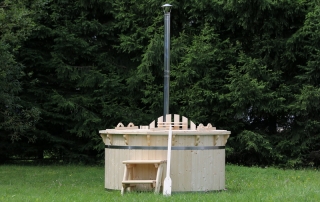 Wooden hot tub for sale in UK from manufacturer